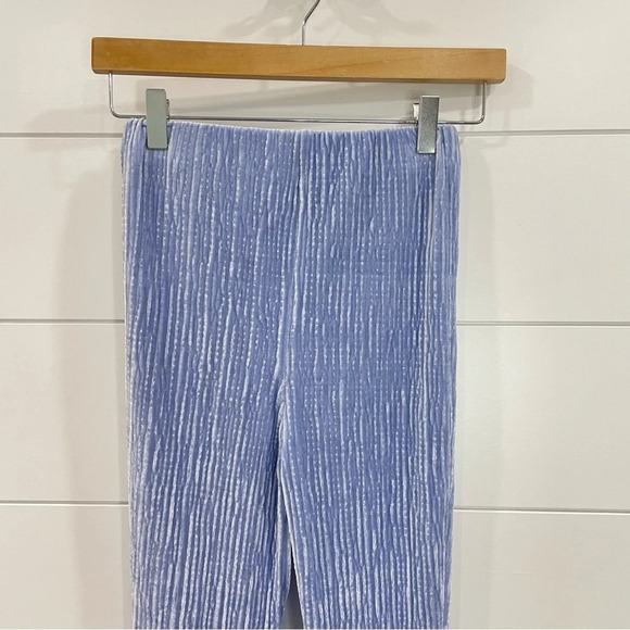 Urban Outfitters Rosie Velvet Plisse Flare Pants Size Small - Picture 6 of 10